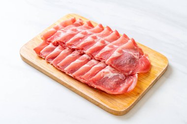 taze doğranmış domuz eti.