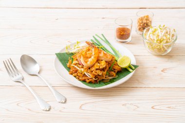Pad Thai - Kızarmış pirinç eriştesi