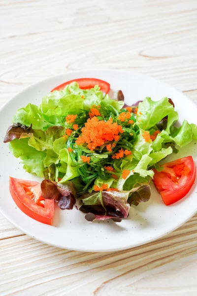 Salada Legumes Com Algas Japonesas Ovos Camarão Estilo Comida Saudável — Fotografia de Stock