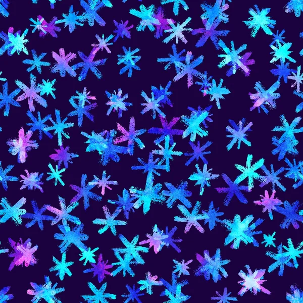 Aquarel naadloze patroon met hand getrokken sneeuwvlokken. Abstracte penseelstreken te wijzigen. Illustratie van de inkt. Blauw op violette achtergrond. . Nieuwjaar en Kerstmis weefsel ontwerp. Vakantie afdrukken. Blauwe kleur — Stockfoto