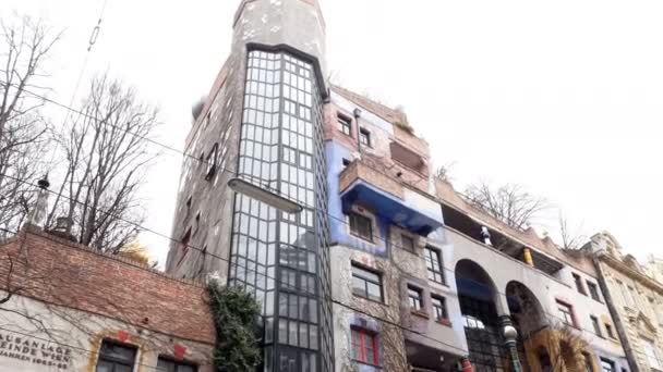 Ozdobne ściany domu Hundertwasser, Wiedeń Austria — Wideo stockowe