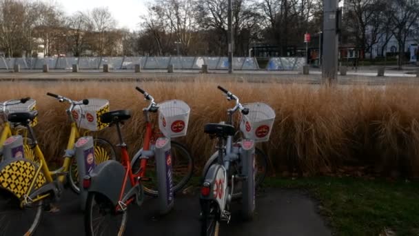 Wypożyczalnia rowerów, Wiedeń Austria — Wideo stockowe