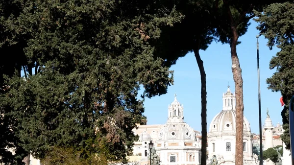 Kupoler nära Piazza Venezia, Rom — Stockfoto