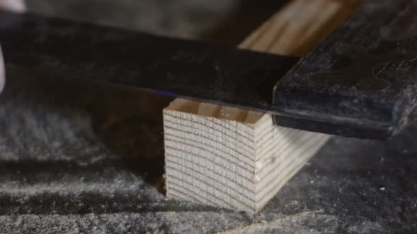 Close up very close hands of a carpenter marking the cutting line with carpenters ruler — Stock Video