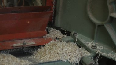 bir Marangoz makineleri vuruşta izleme