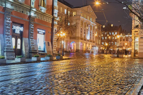 Vue Nocturne Vieille Ville Européenne Après Pluie Lviv Ukraine — Photo