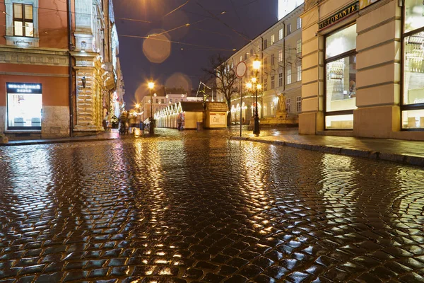 Rues Nuit Vieille Ville Européenne Après Pluie Lviv Ukraine — Photo