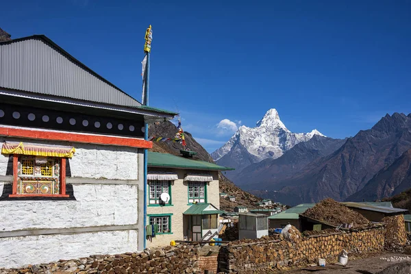 Khumjung Nepal November 2019 Khumjung Village Located North Namche Bazaar Stock Photo