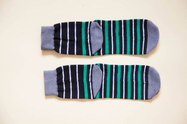 Giyim depolama. Dolabın içinde sipariş. Çorap katlanır. Master Clas