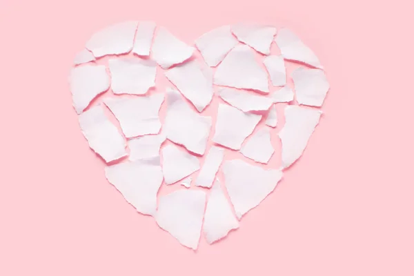 Ayrılık ve boşanma kırık kalp ayrılık kavramı simgesi. Beyaz — Stok fotoğraf
