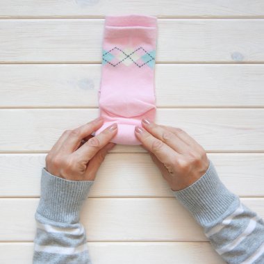 Giyim depolama. Dolabın içinde sipariş. Çorap katlanır. Master Clas