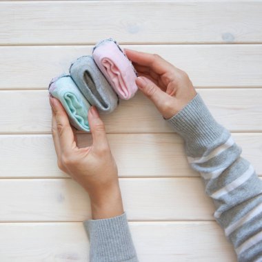 Giyim depolama. Dolabın içinde sipariş. Çorap katlanır. Master Clas