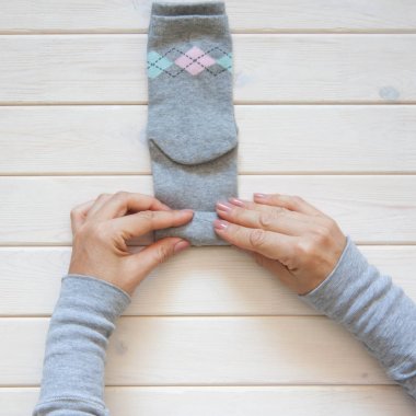 Giyim depolama. Dolabın içinde sipariş. Çorap katlanır. Master Clas