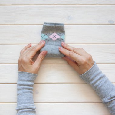 Giyim depolama. Dolabın içinde sipariş. Çorap katlanır. Master Clas