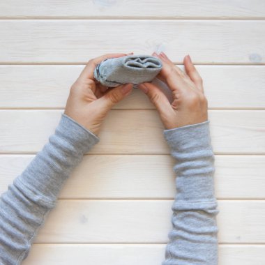 Giyim depolama. Dolabın içinde sipariş. Çorap katlanır. Master Clas