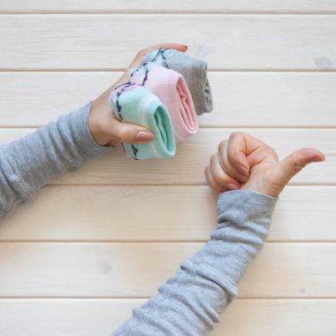 Giyim depolama. Dolabın içinde sipariş. Çorap katlanır. Master Clas