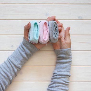 Giyim depolama. Dolabın içinde sipariş. Çorap katlanır. Master Clas