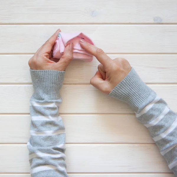 Giyim depolama. Dolabın içinde sipariş. Çorap katlanır. Master Clas