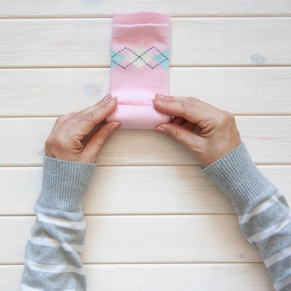 Giyim depolama. Dolabın içinde sipariş. Çorap katlanır. Master Clas