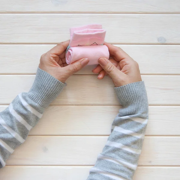 Giyim depolama. Dolabın içinde sipariş. Çorap katlanır. Master Clas