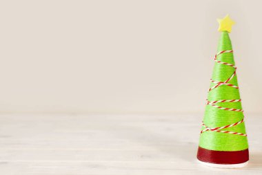 Alternatif Noel ağacı külah. Noel ağacı iplik yapılmış 