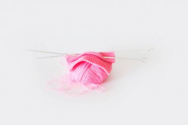 Örme kumaş yeşil ve pembe. İplik örgü yeşil ve PI için