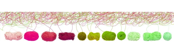 Hilados de lana de diferentes colores. Aislado . — Foto de Stock
