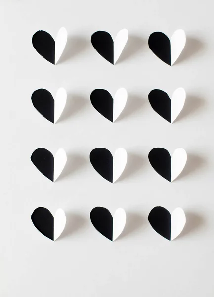 Corazones de papel cortados del papel . —  Fotos de Stock