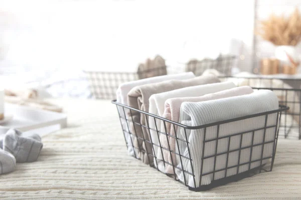 Close White Clothes Linen Neatly Folded Mesh Metal Containers Bedroom — Stock Photo, Image