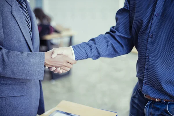 Obchodní partnerství handshake úspěšné, obchodní úspěch konc — Stock fotografie