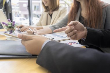 iş adamları birlikte toplantıda tartışılması odası, iş kavramı, ekip çalışması kavramı