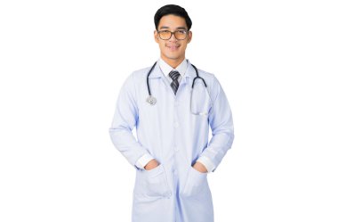 Beyaz arka planda steteskobu olan tıp doktoru portresi, tıbbi konsept.