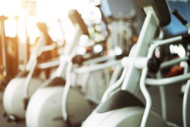 Bokeh arka planlı, bulanık arka plan konsepti olan soyut bulanık jimnastik salonu