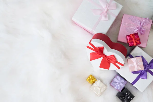 圣诞背景和礼品盒 — 图库照片