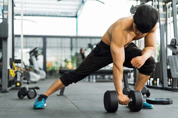 Strong Fitness Man Posing Muscular Body Doing Exercises Bodybuilder Gym — Stock Photo, Image