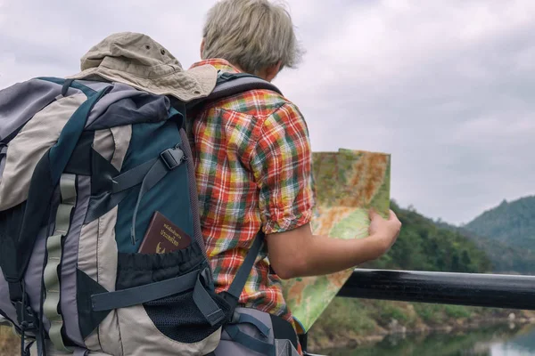 Young Man Trekker Use Map Enjoy Traveling Backpack Hiking Concept — Stock Photo, Image
