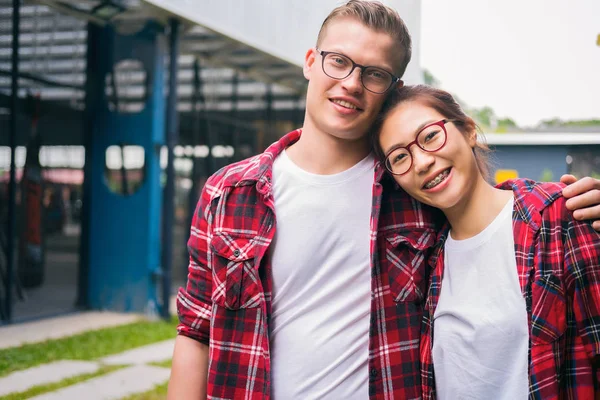 Happy Young Couple Love Hug Looking Each Other Smiling Couple — Stock Photo, Image