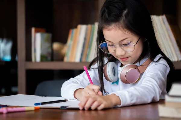 Cute Girl Smiled Sitdown Drawing Book Library Children Concept Education — Stock Photo, Image