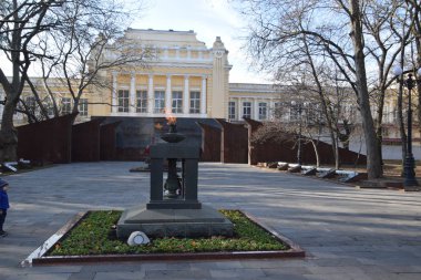 Anıt kompleksi ve ebedi alev