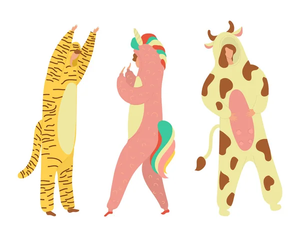 Disfraces de fiesta personas vestidas con kigurumi, onesies que representan a varios animales y personajes planos ilustración vector de dibujos animados . — Vector de stock