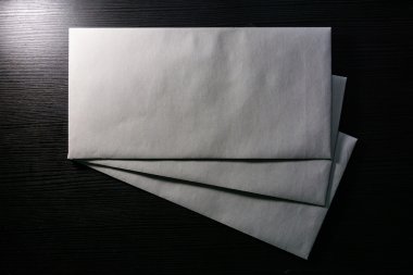 Boş Mektup Zarf Şablonu Beyaz Kağıt Doku Arka Plan Masası