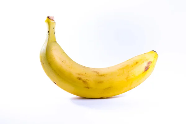 Λευκό φόντο κίτρινο ώριμα φρέσκα φρούτα που απομονώνεται μία μπανάνα — Φωτογραφία Αρχείου