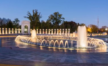 Dünya Savaşı iki anıt Washington Anıtı bölge geceleri