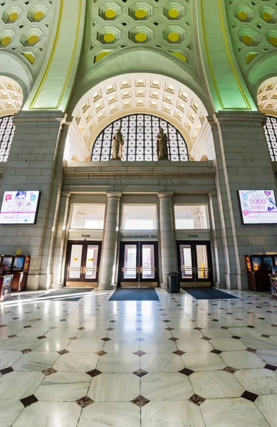 Union Station architekturu interiéru ve Washingtonu v listopadu 2016 — Stock fotografie