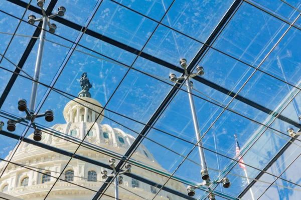 US Capitol Building Through Glass Windows Metal Chrome Supports — Stock Photo, Image