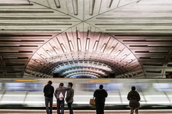 Washington DC Subway Station Motion Blur Platform Waiting Ceilin — Stock Photo, Image