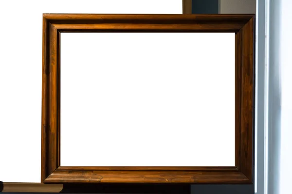 Cuadro de pintura ornamentada Vintage marco del museo de arte Recorte en blanco —  Fotos de Stock