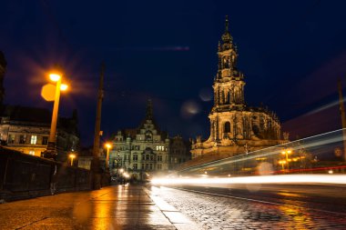 Dresden Katolik Kilisesi bulutlu hava Köprüsü görünüm dış Ar