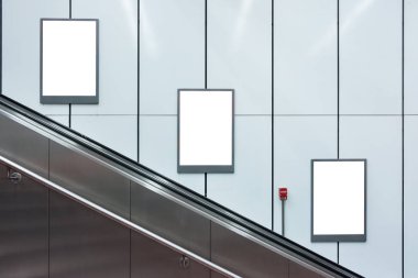 Boş Yürüyen Merdivenler Metro Reklamları 