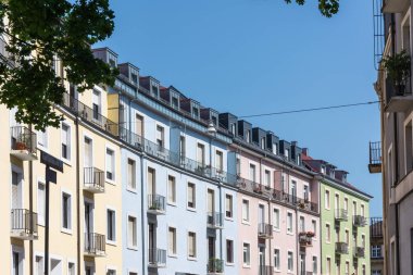 Gökkuşağı Çok Renkli Evler Tipik Avrupa Mimarisi 